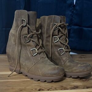 Sorel Brown Leather women’s wedge Boots size 8.5 39.5